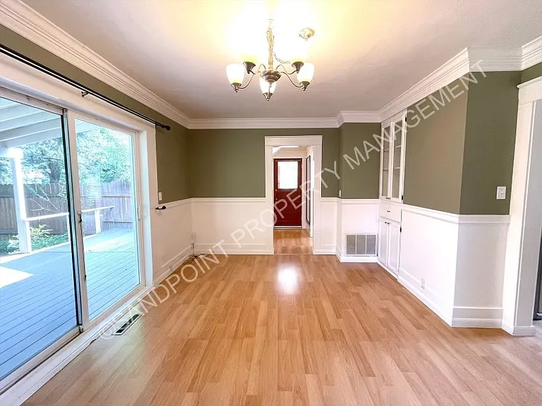 501 N Boyer Ave — Photo 32