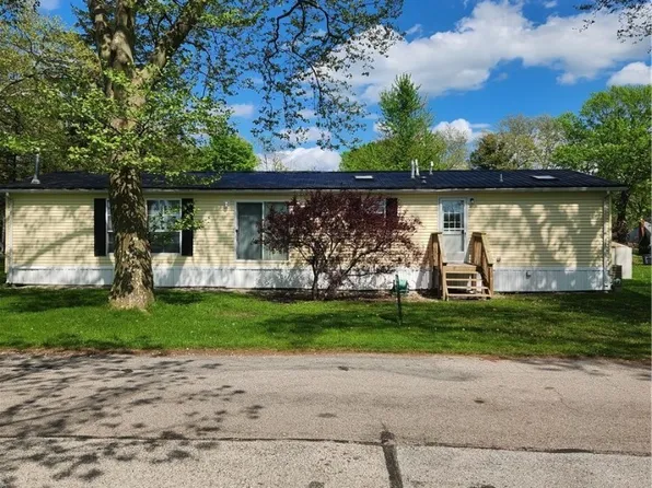 7052 Whitesands Blvd, Madison, OH 44057