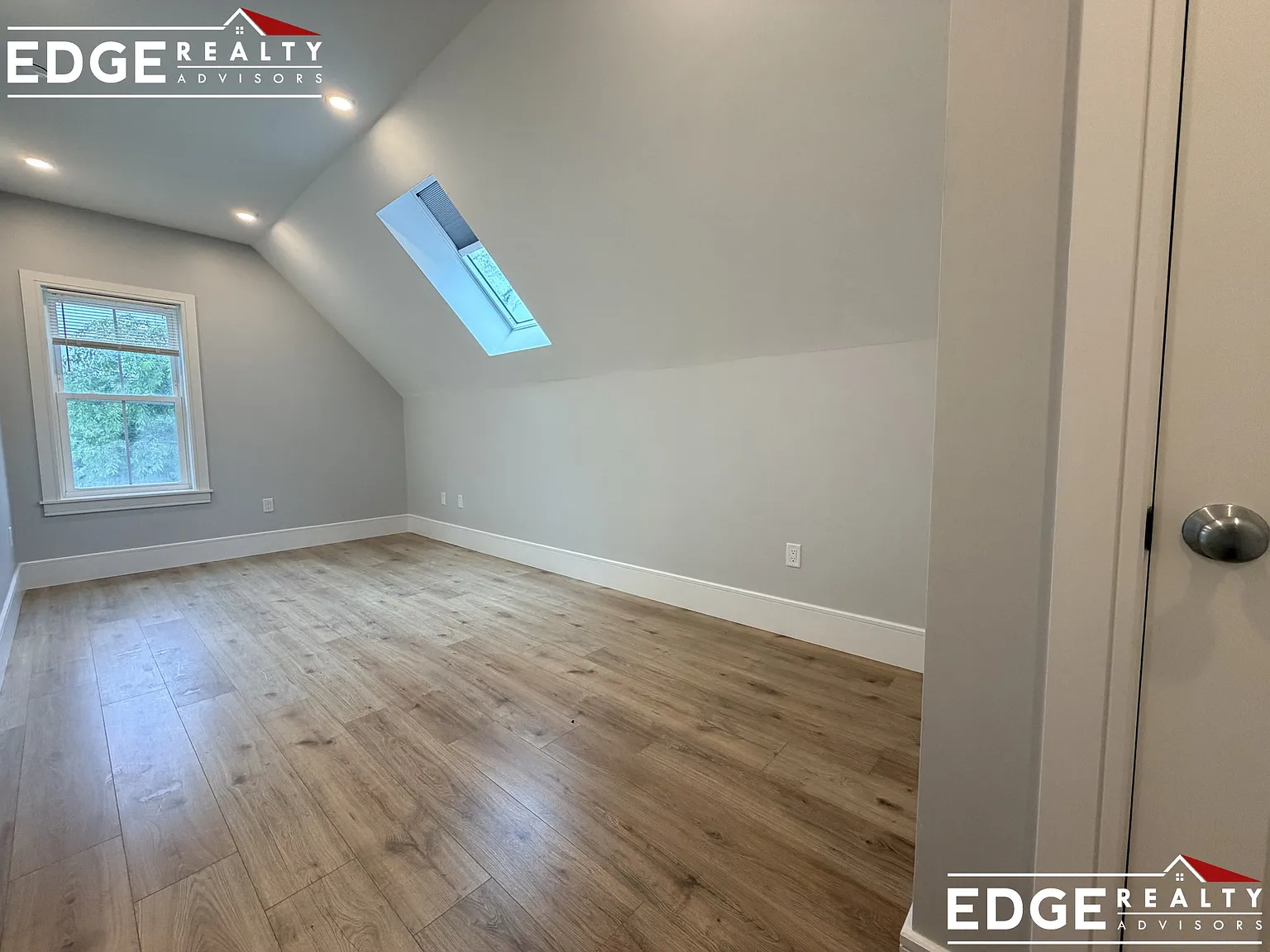 4 bed, $5,900 — Photo 4