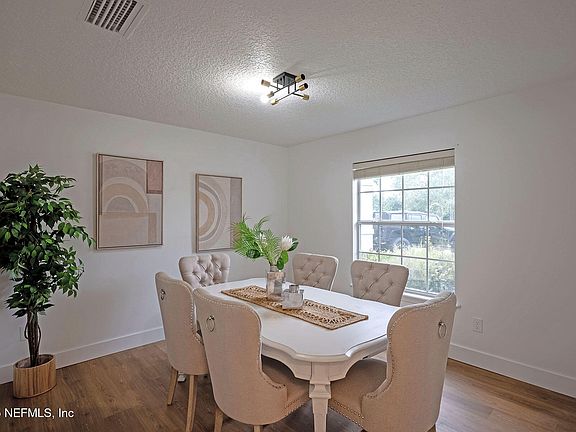 5th image of 464 BRENTWOOD Court