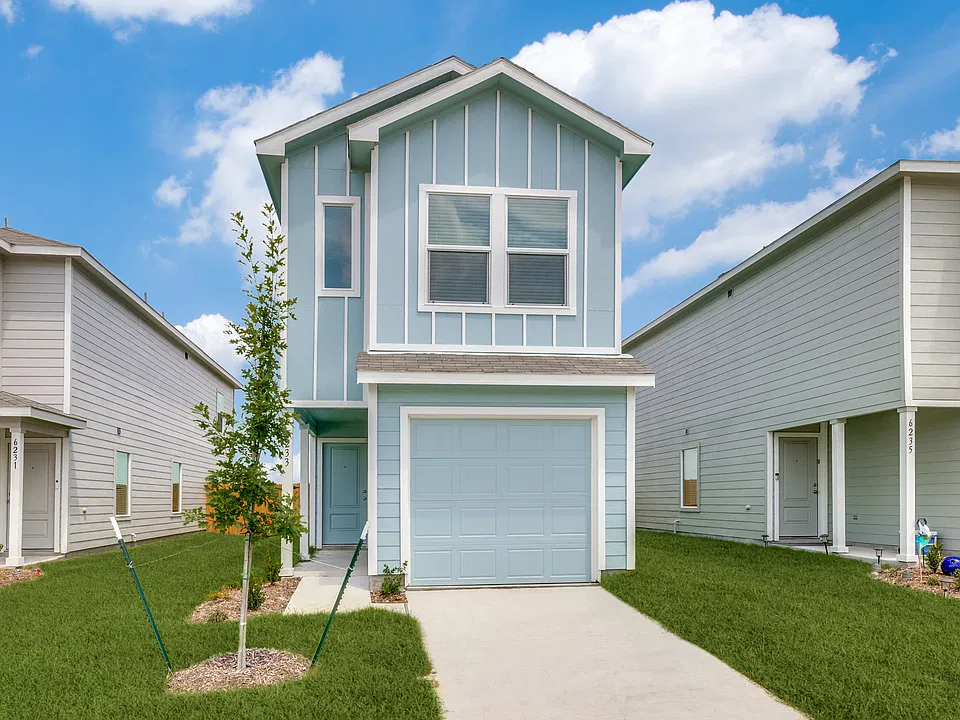 6233 Kingfisher Way