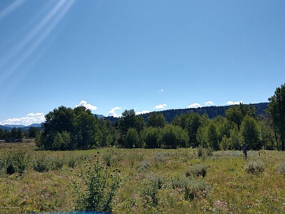 3rd image of 21820 Buffalo Valley Rd