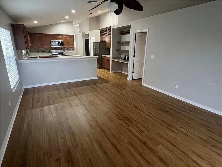 1063 Bluegrass Dr — Photo 10