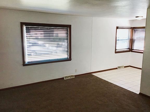 3rd image of 9315 W Sheridan Ave