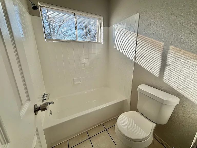 7321 Melrose Ln — Photo 15