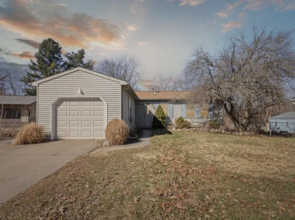 5828 Ellendale Dr, Lansing, MI 48911