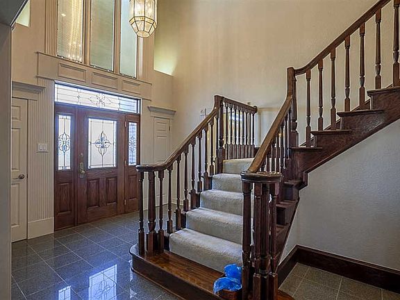 5th image of 3144 Canterbury Ln