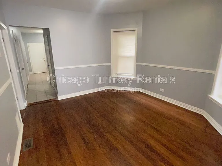 7125 S Ellis Ave #1 — Photo 3