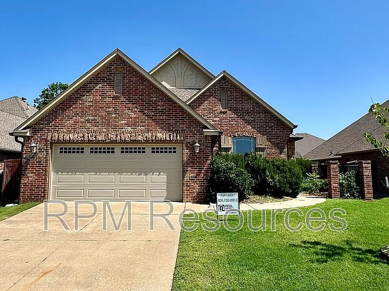 3121 SW 136th Ter — Photo 1