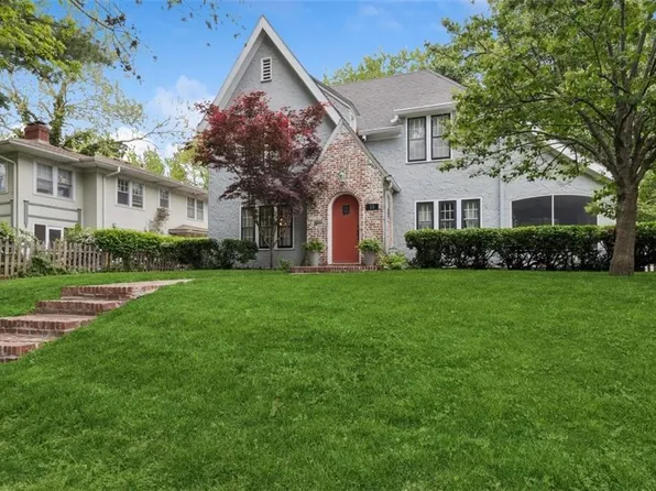 10 E 69th St, Kansas City, MO 64113