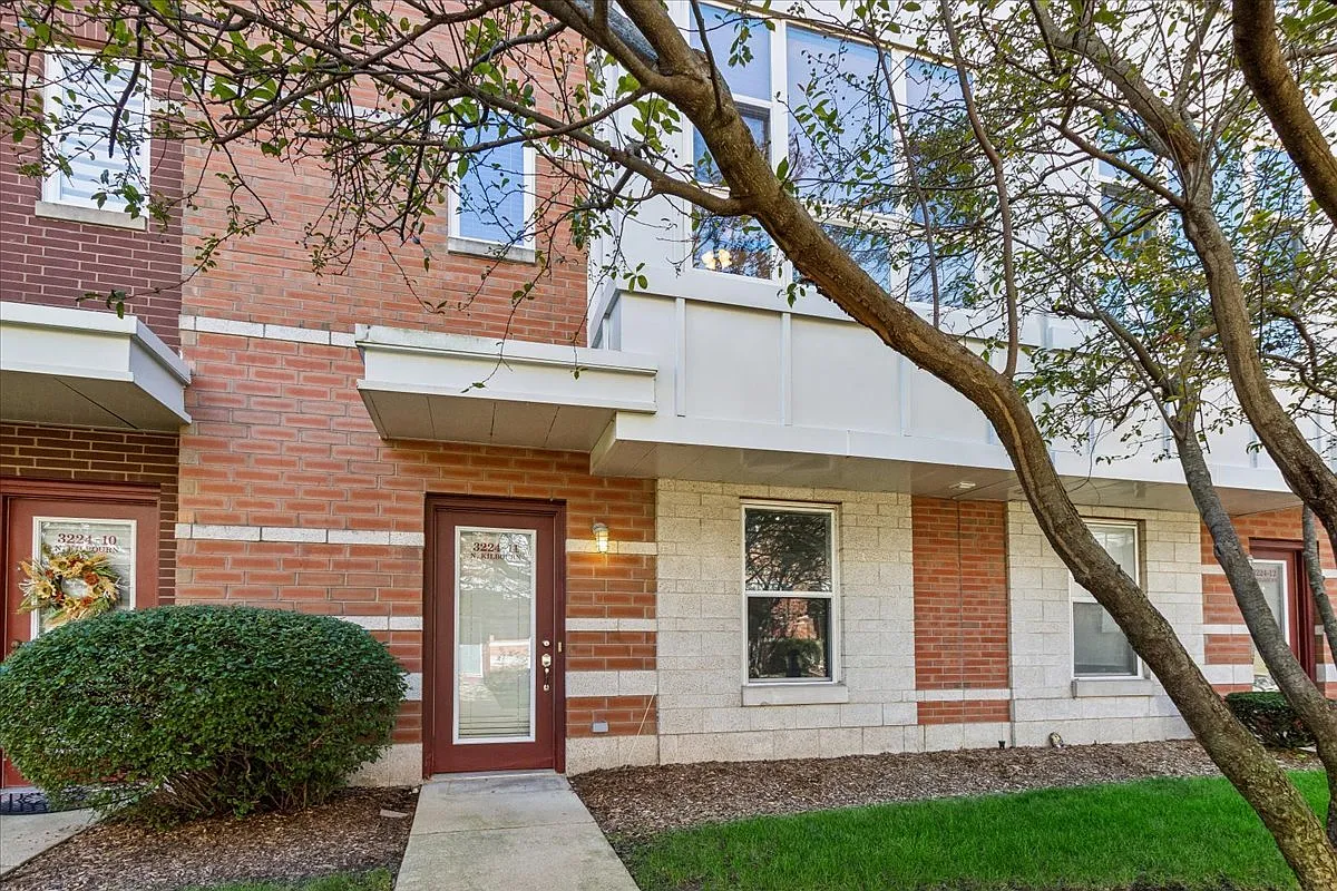 3 bed, 3125 sqft, $3,500 — Photo 1