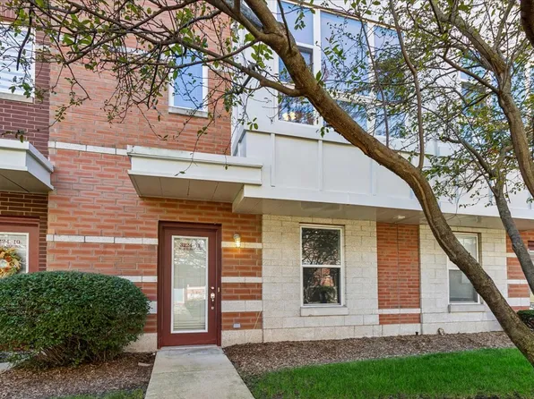 3224 N Kilbourn Ave Unit 11, Chicago, IL 60641