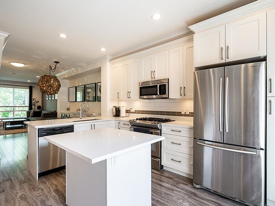 1st image of 3039 156th St #4