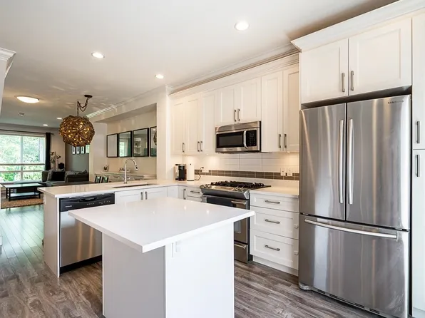3039 156th St #4, Surrey, BC V3Z 6T5