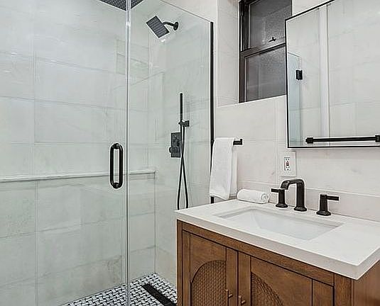 5th image of 316 W 36th St APT 3B