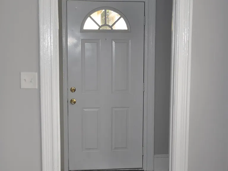 802 Quincy Ave — Photo 5