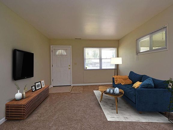 3rd image of 8753 Balboa Dr