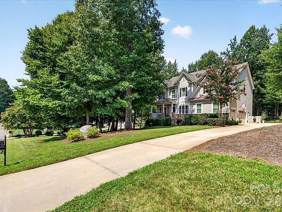 2nd image of 1217 Crofton Dr