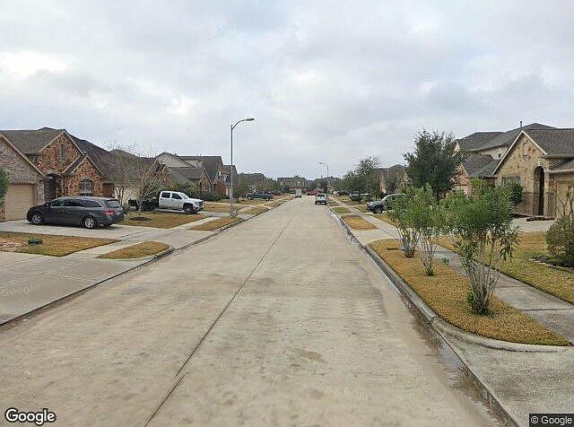 Exterior Neighborhood (street photo)