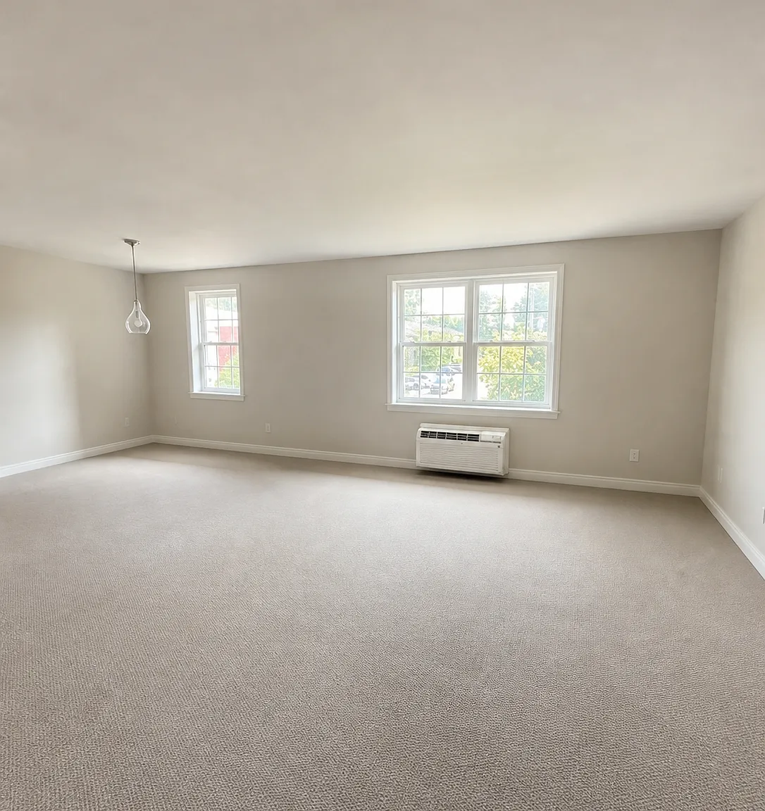 175 W King St — Photo 2
