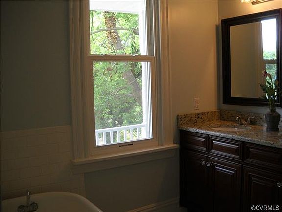 3rd image of 215 Dundee Ave