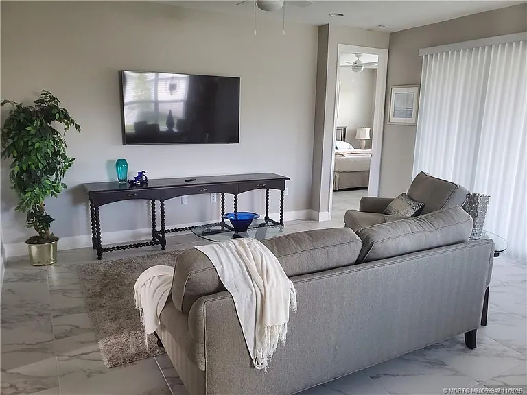 11826 SW Oceanus Blvd SW — Photo 3