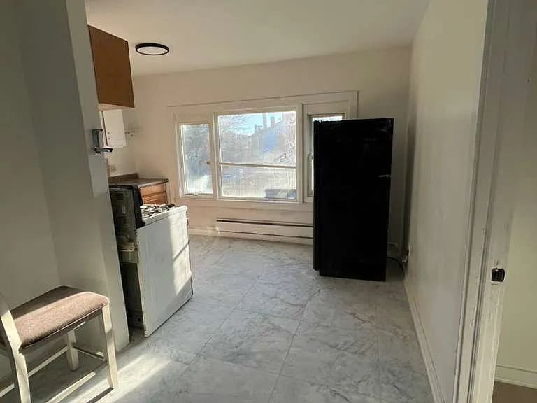 123 E Main St #1 — Photo 2