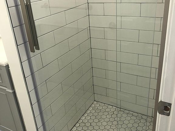 4th image of 805 S 49th St APT 3