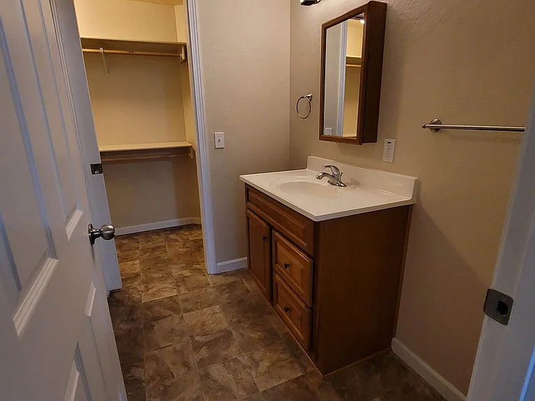 1694 Cloverlawn Dr — Photo 12