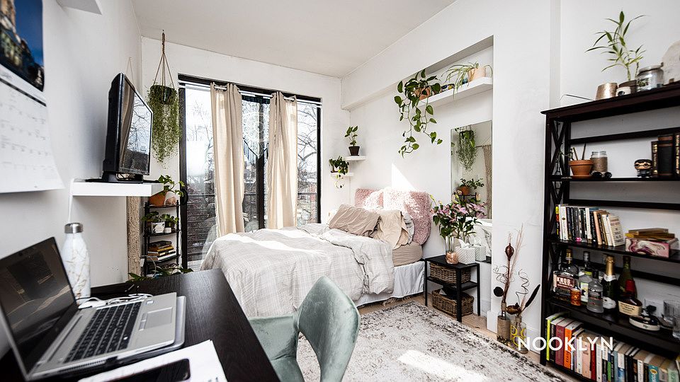 1st image of 1092 Dean St #4