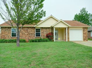 410 S Fairfax Ave, Skiatook, OK 74070