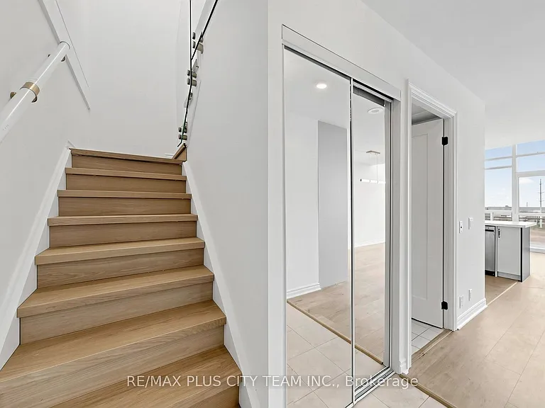 1720 Eglinton Ave E #812 — Photo 12