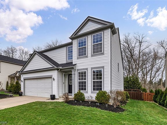 3rd image of 14825 Thornton Dr