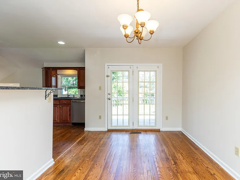 6013 Madeline Dr — Photo 22