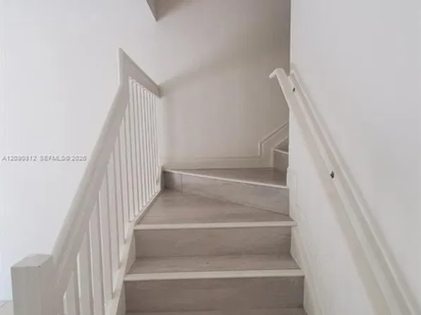 652 NE 191st Ter #1, Miami, FL 33179