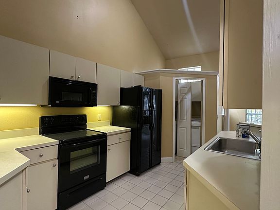 2nd image of 1567 Farrindon Cir