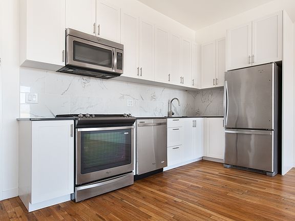 4th image of 204 Huntington St Ph 1