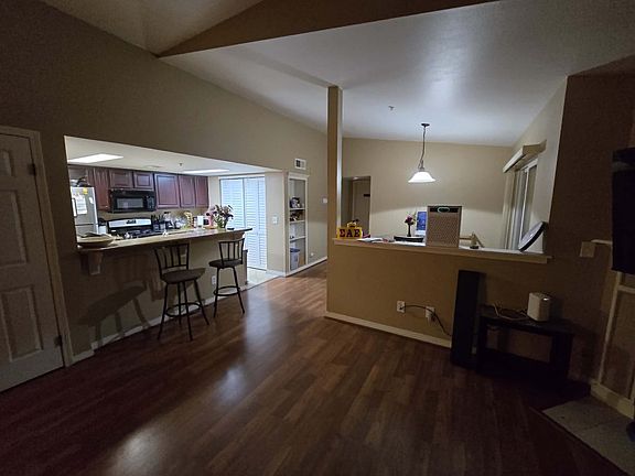 4th image of 100 N River Cir Unit 301