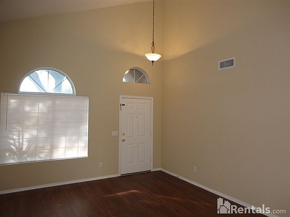 4th image of 1019 S Wildrose