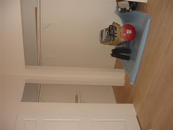3rd image of 807 W 105th St