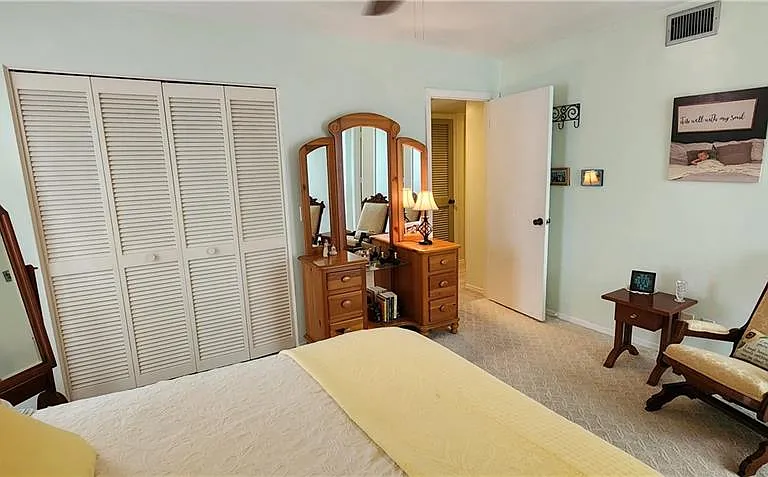 109 Georgetown Blvd #109 — Photo 16