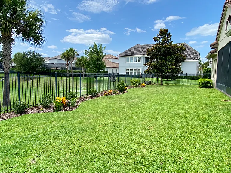 3920 Grassland Loop — Photo 3