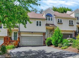 20 Greenleaf Rd, York, PA 17406