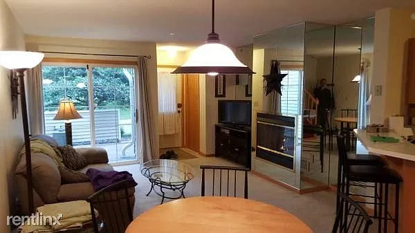 2225 Ranchview Ln N #10 — Photo 4