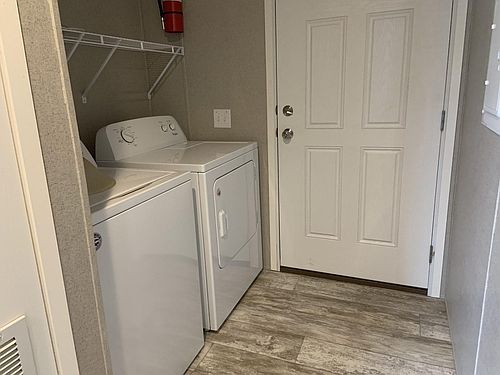 4th image of 1856 Everest Dr