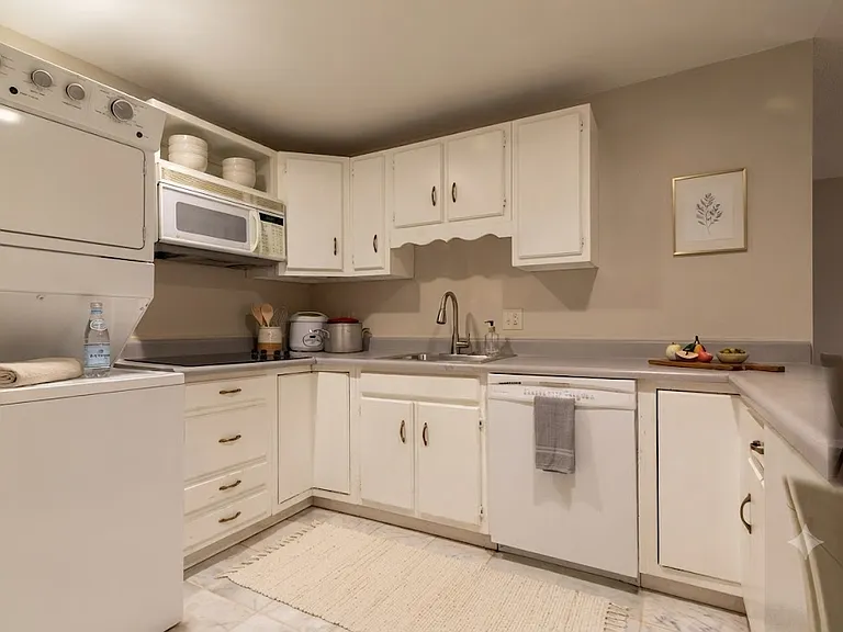 6034 Chesterbrook Rd #B — Photo 26