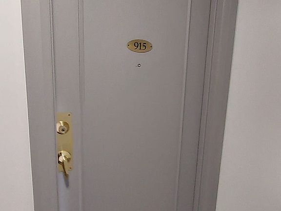 4th image of 650 Lawrence Ave W #915