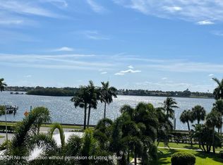 3800 Washington Rd APT 412, West Palm Beach, FL 33405