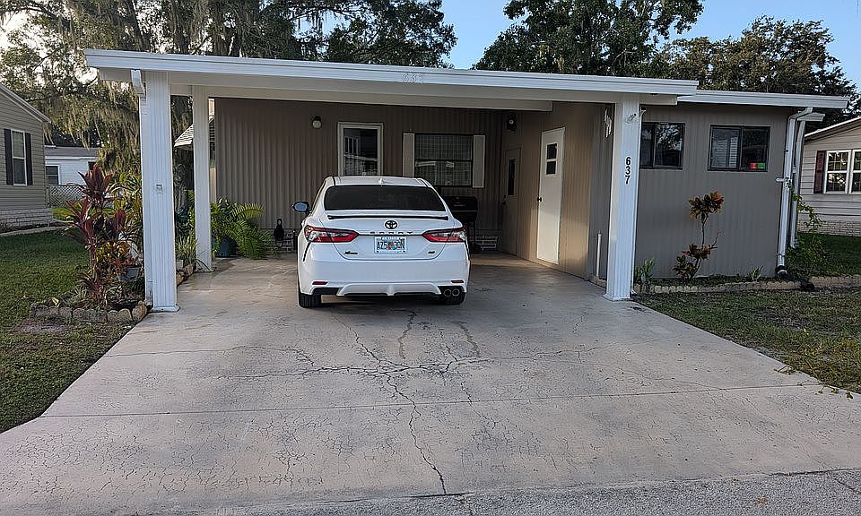 1st image of 637 N Edgewater Dr
