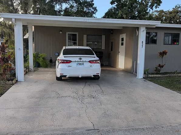 637 N Edgewater Dr, Plant City, FL 33565